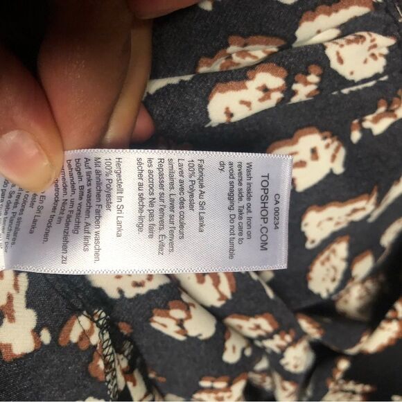 Long Sleeve floral button down - Picture 4 of 5